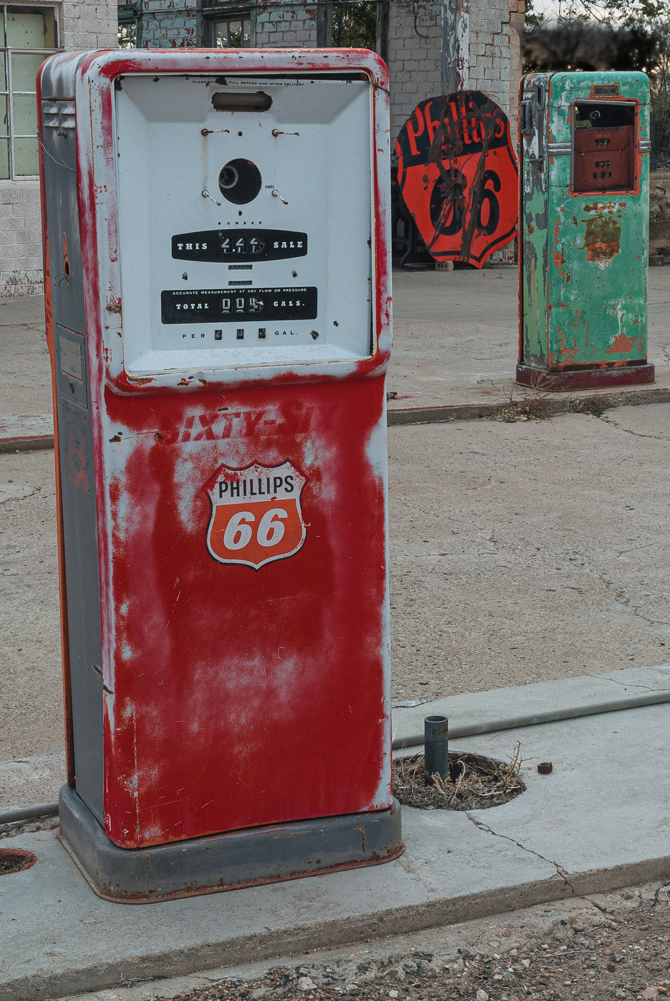 DTGD08859 Old Phillips Staion on Route 66, Adrian, TX