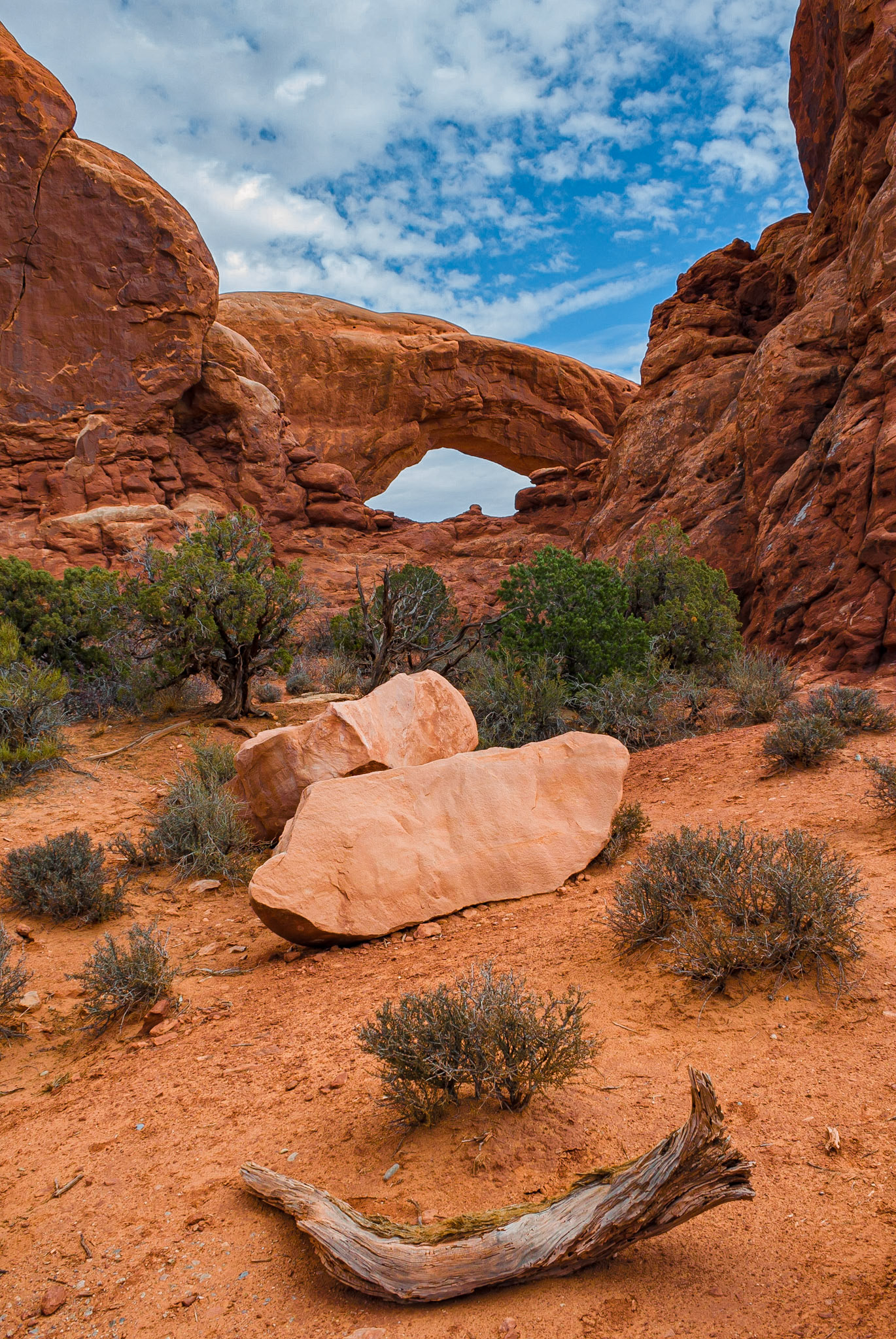 DTGD09588 Backside of South Arch, Arches Nat'l Park