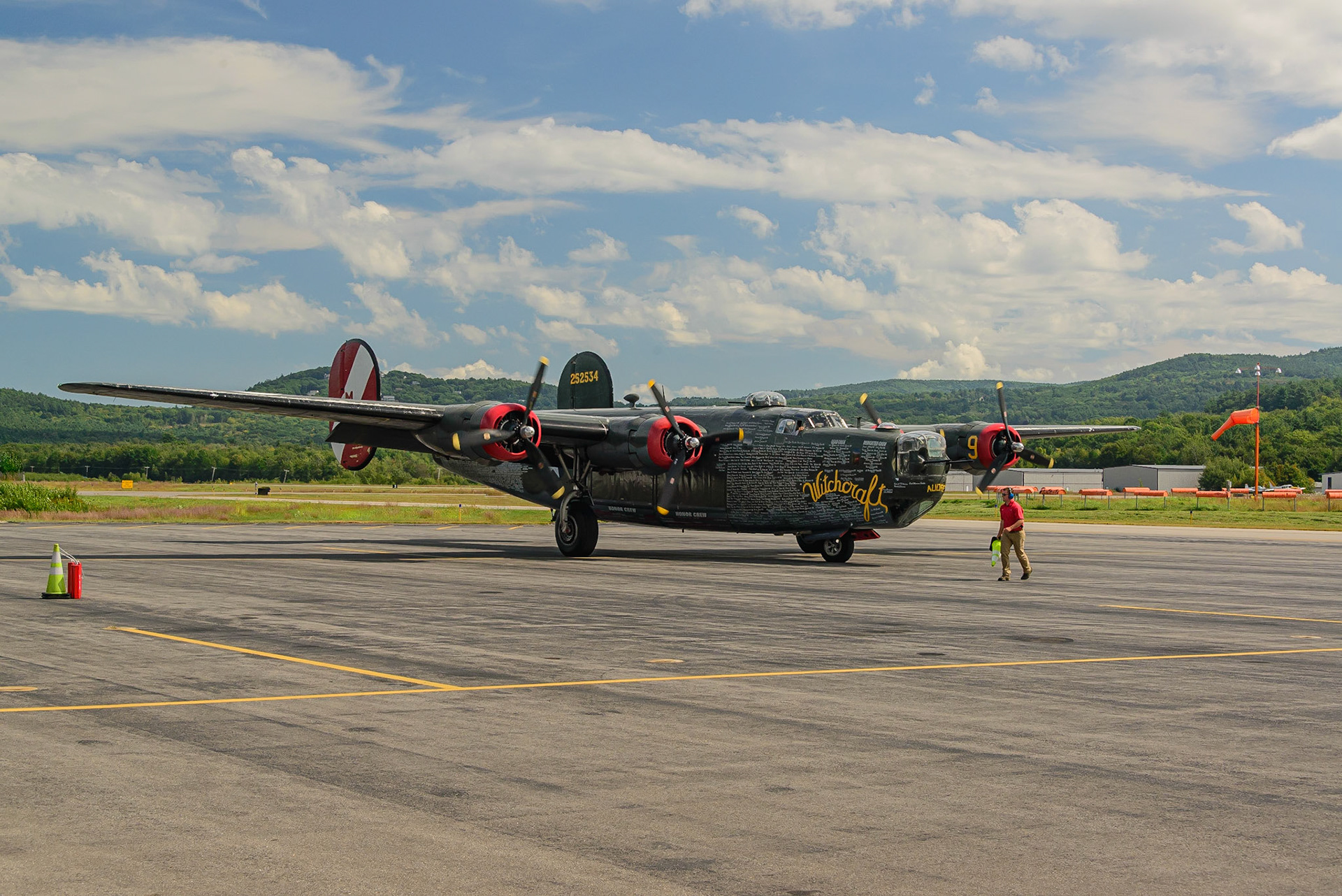 DTGD29642 Wings of Freedon in NH, B-24
