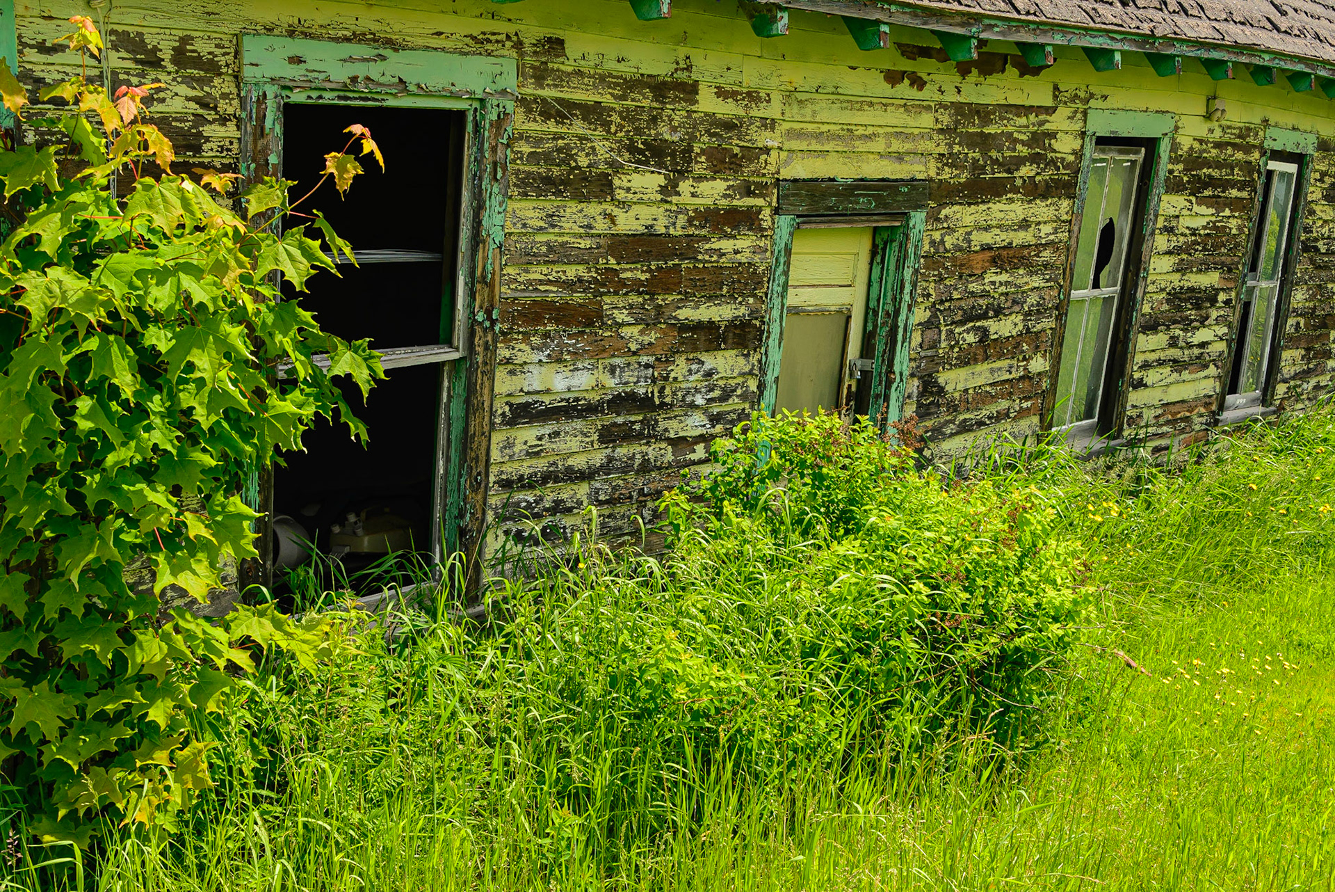 DTGD31006 Old Garage, ME