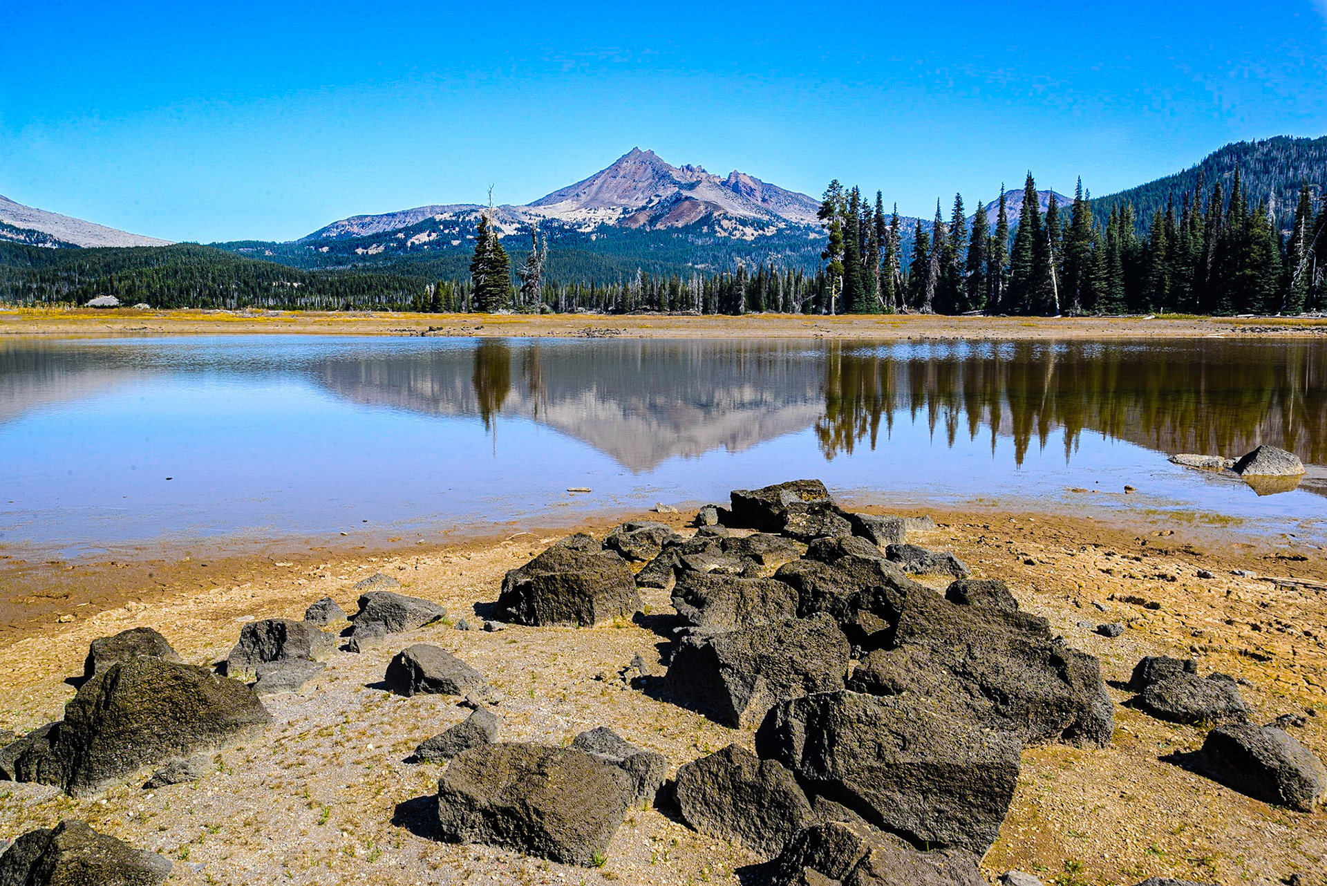 DTGD21452 Broken Top from Sparks Lake