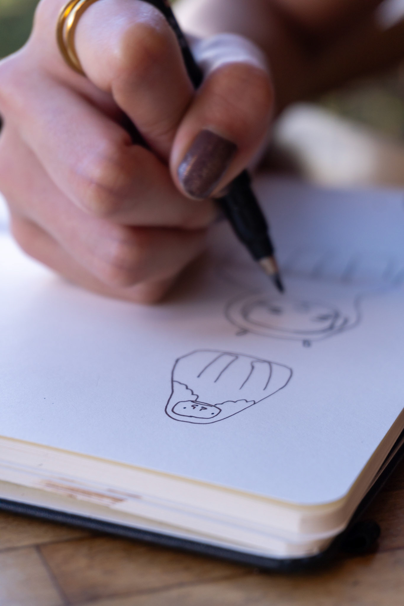 [her art] 8 november 2025