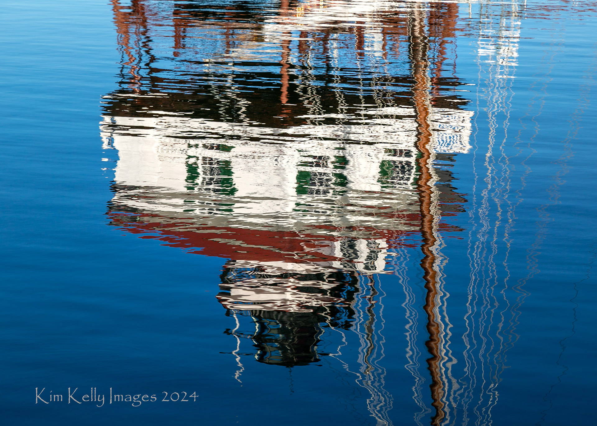 Scattered Reflection of Drum Point Light