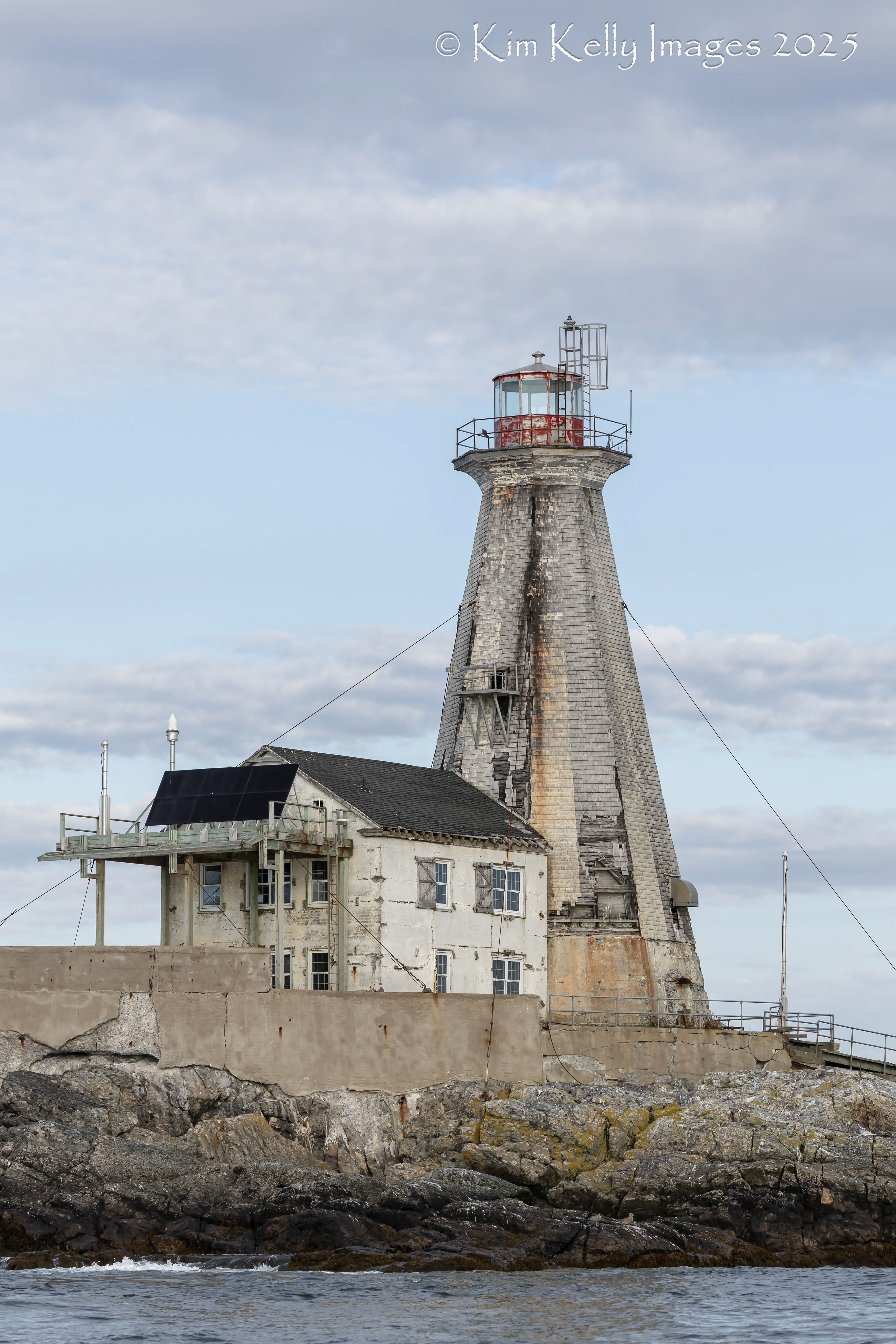 In Ruins on the Rocks