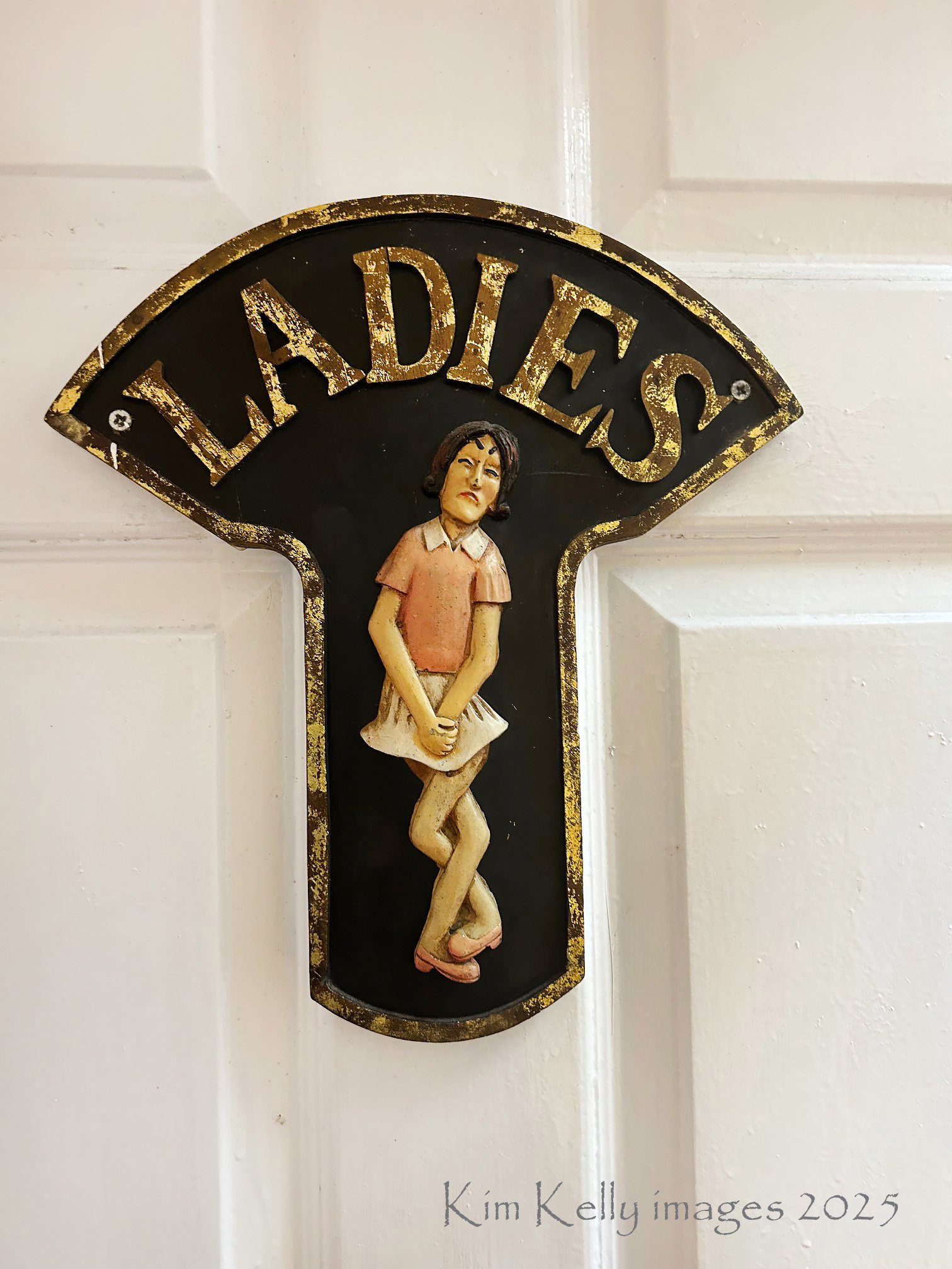 Ladies Loo