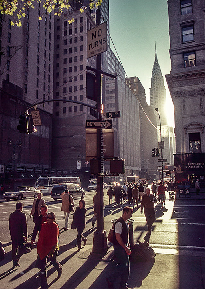 Monday 17th; September. New Yorkers return to work after the tragedy of September 11,2001. Forty Second Street and Fifthe Avenue.