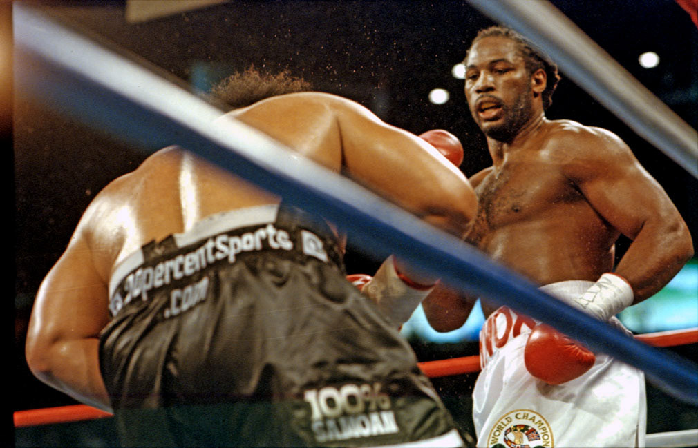 Las Vegas, Nov 11, 2000. Mandalay Bay Hotel & Casino. Lennox Lewis v David Tua. Lewis has Tua in trouble in a fight in which he largely dominated. Lewis won by a unanimous decision.