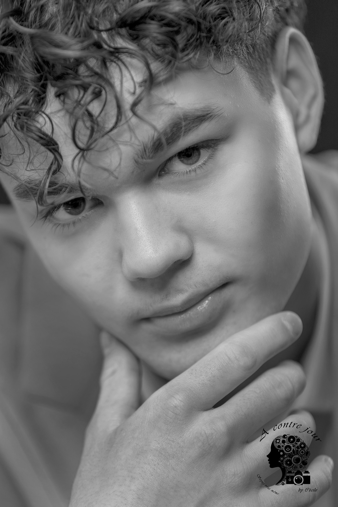 Portrait studio noir et blanc