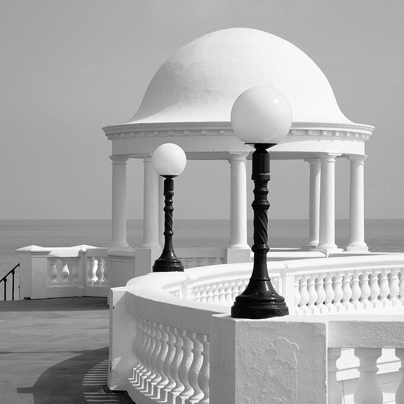 Bexhill domes and curves