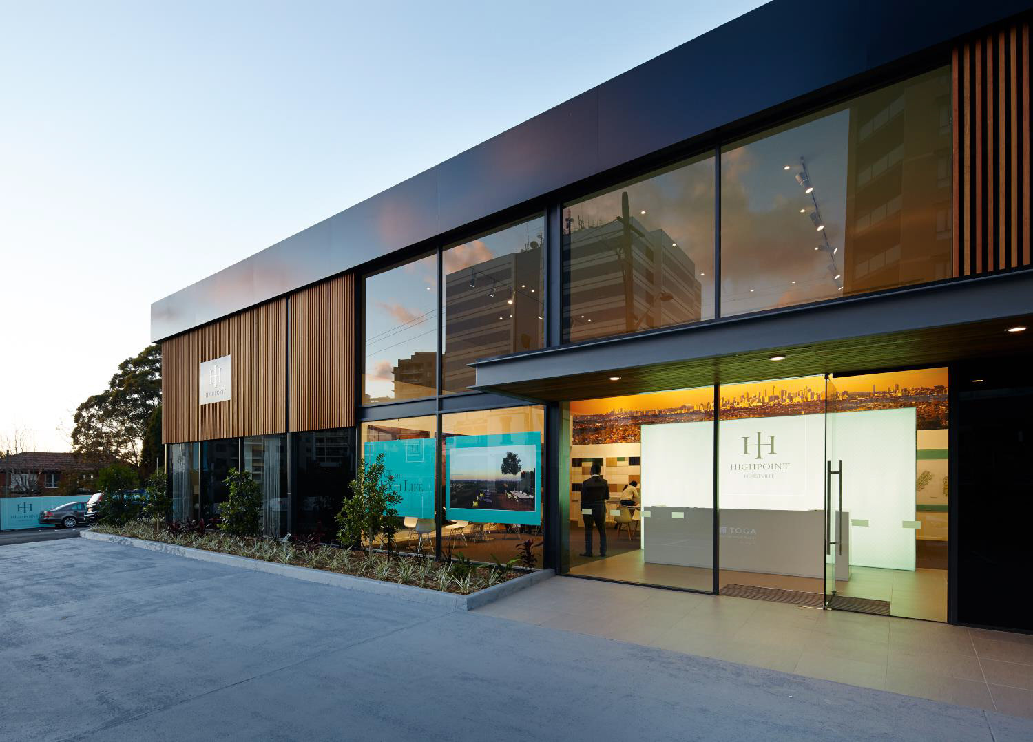 Display Suite Exterior Branding