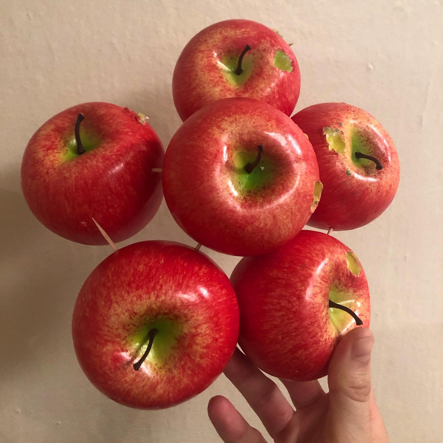 Toothpick-rigged Apple Bundle