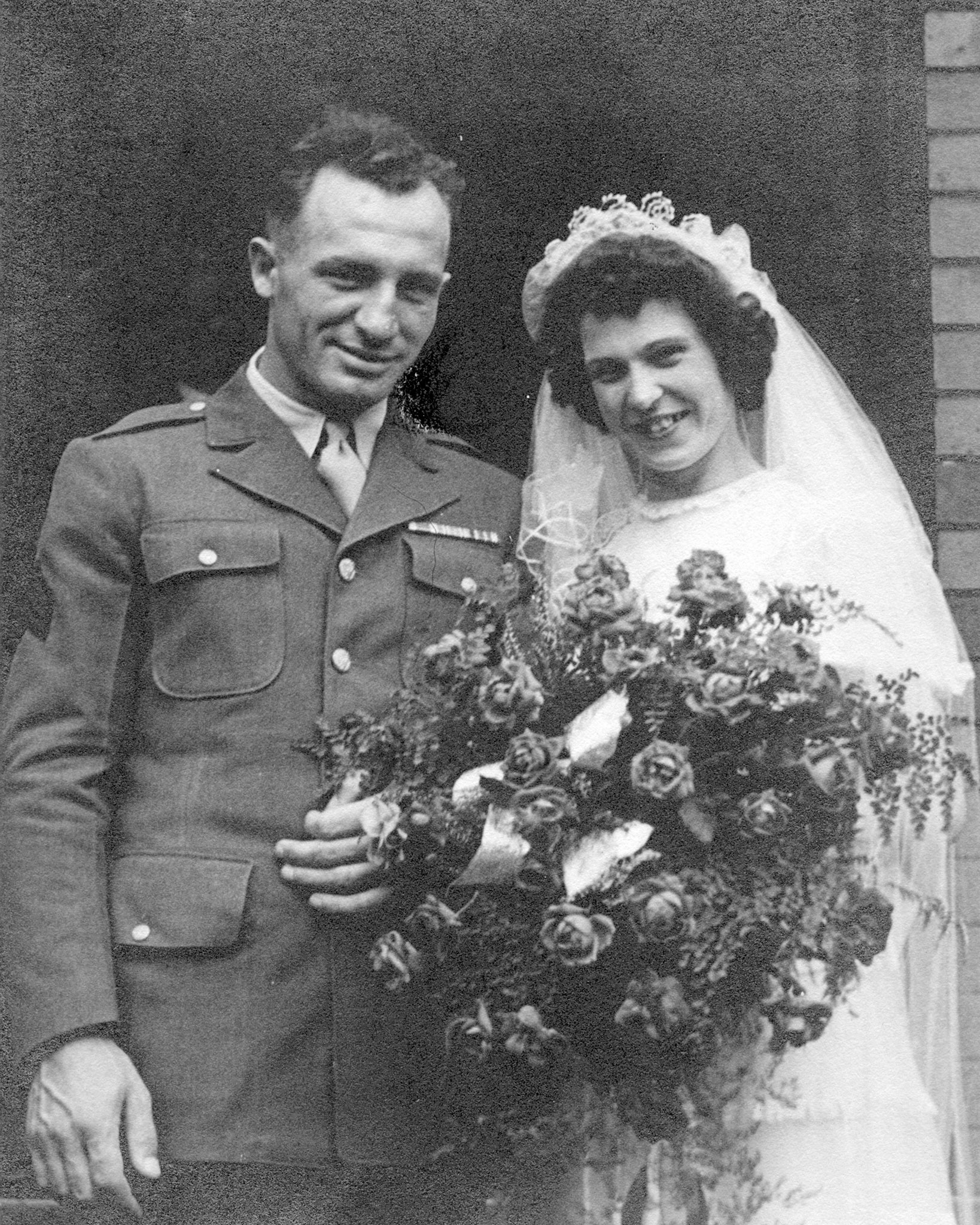 Grace and John's Wedding - 11 Aug 1945 (Muriel's bow edited out above Dad's left shoulder)