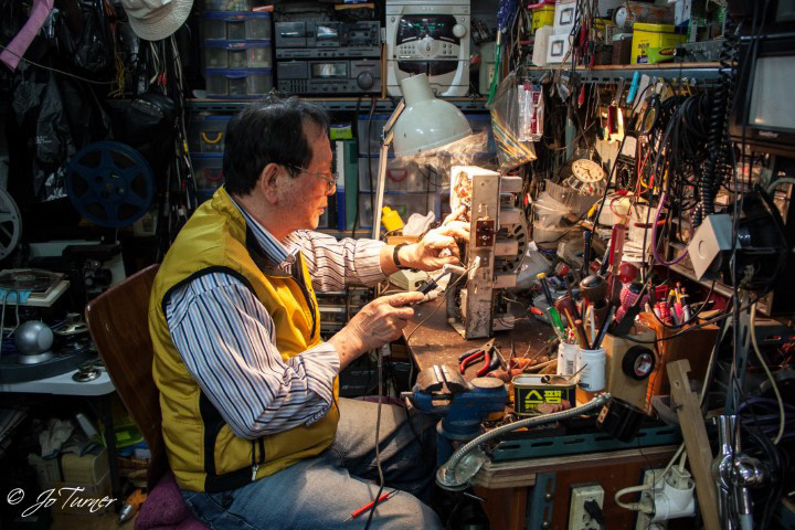 Old electronic repair shop in Dongmyo Market, Seoul