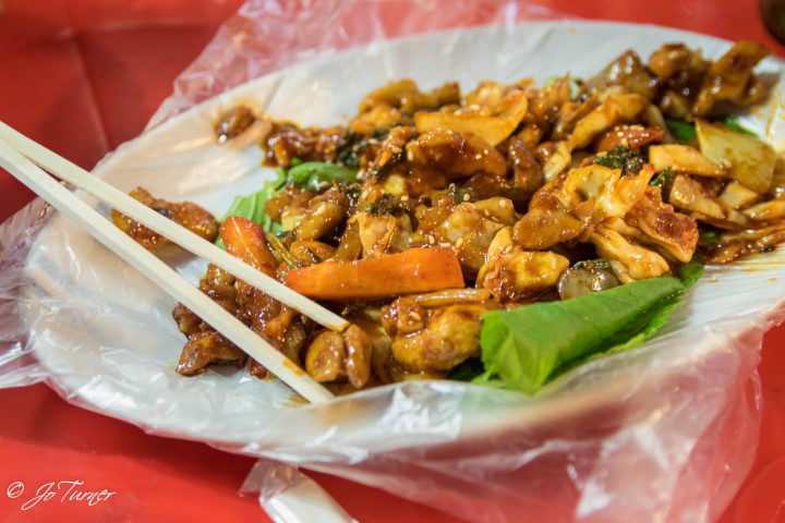 Dalkgalbe — spicy chicken with vegetables