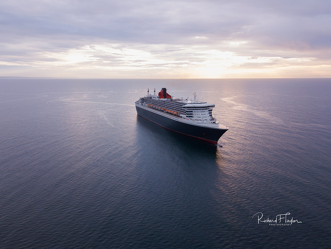 Liner Sunrise