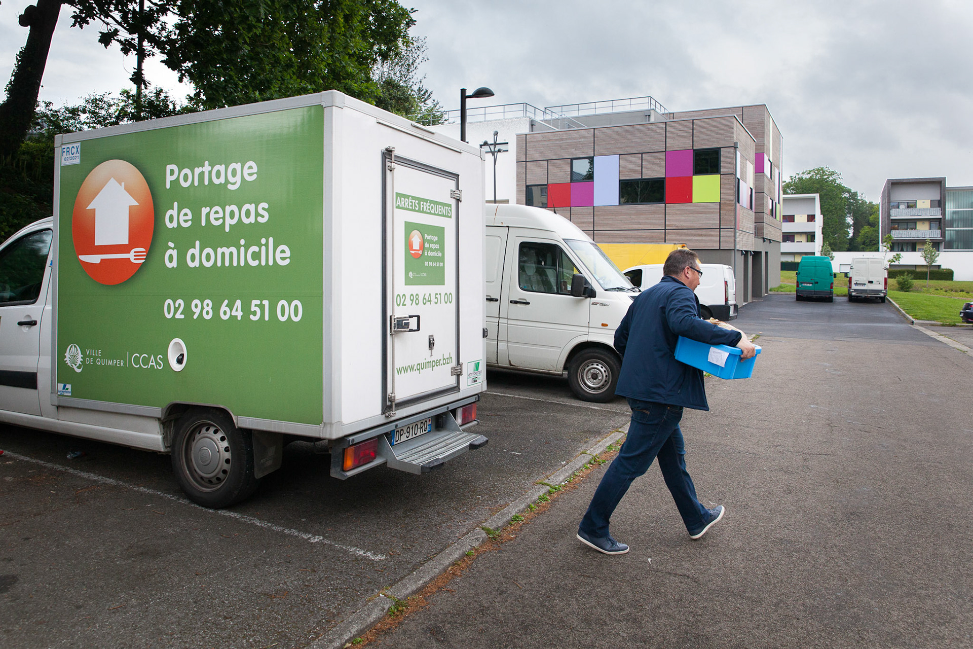Sylvain Inizan du CCAS s'occupe du portage de repas à domicile.
