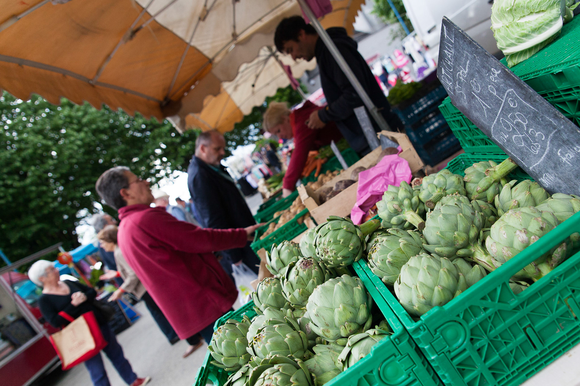 Scène de vie dans la marché de Penhars du mercredi après-midi.