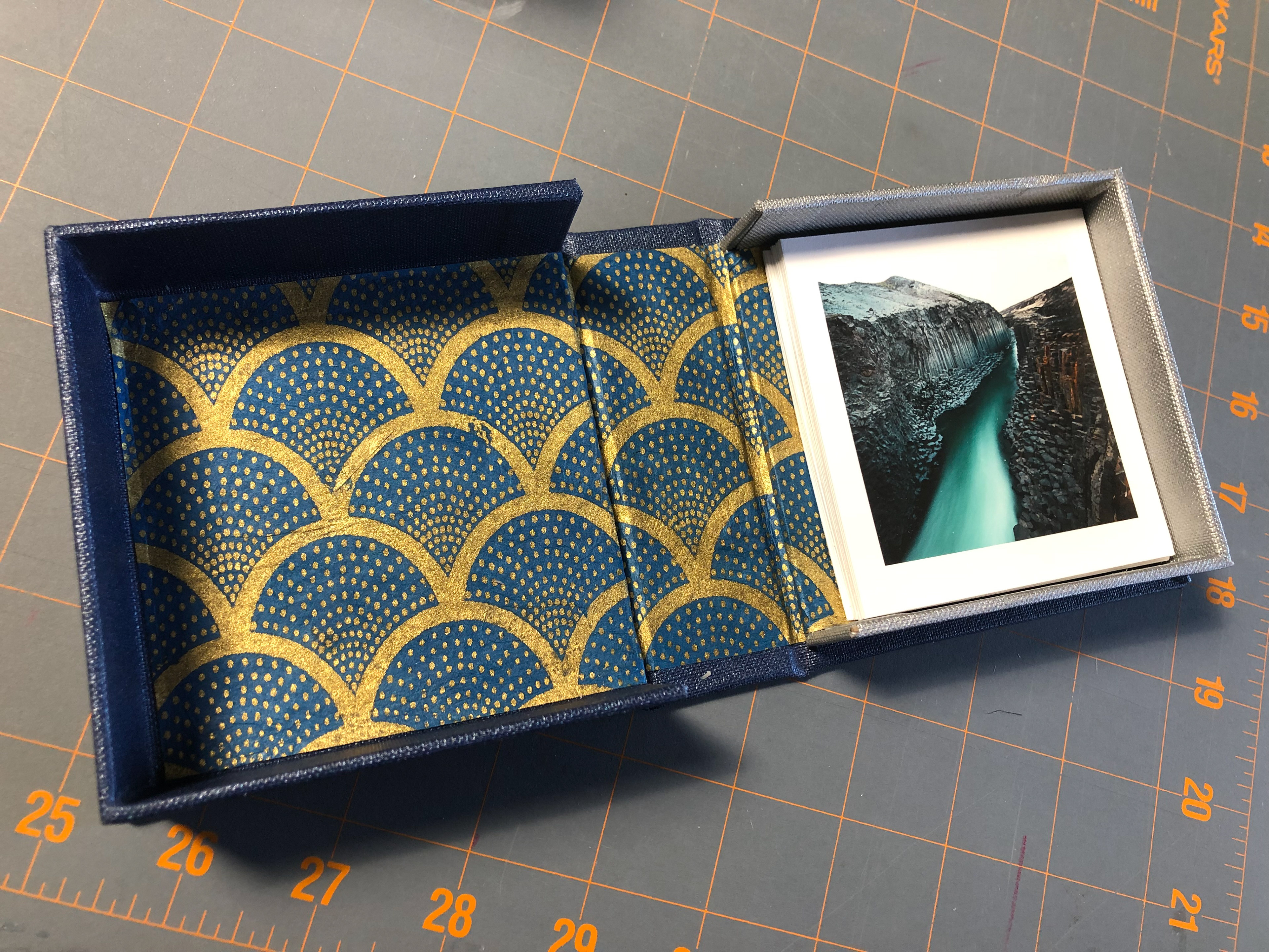Small portfolio box