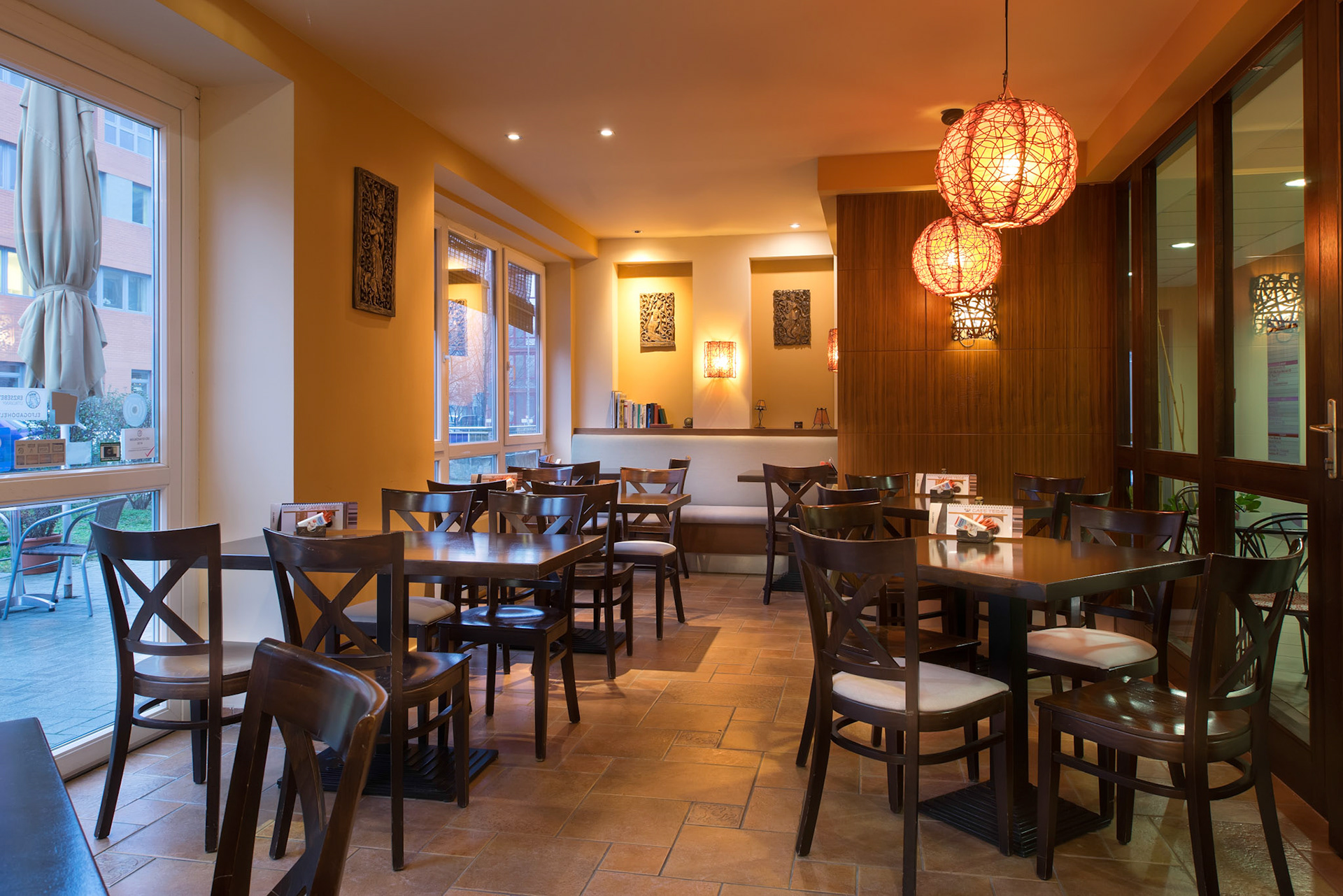 Ingatlanfotózás, enteriőrfotó, épületfotózás, étteremfotózás