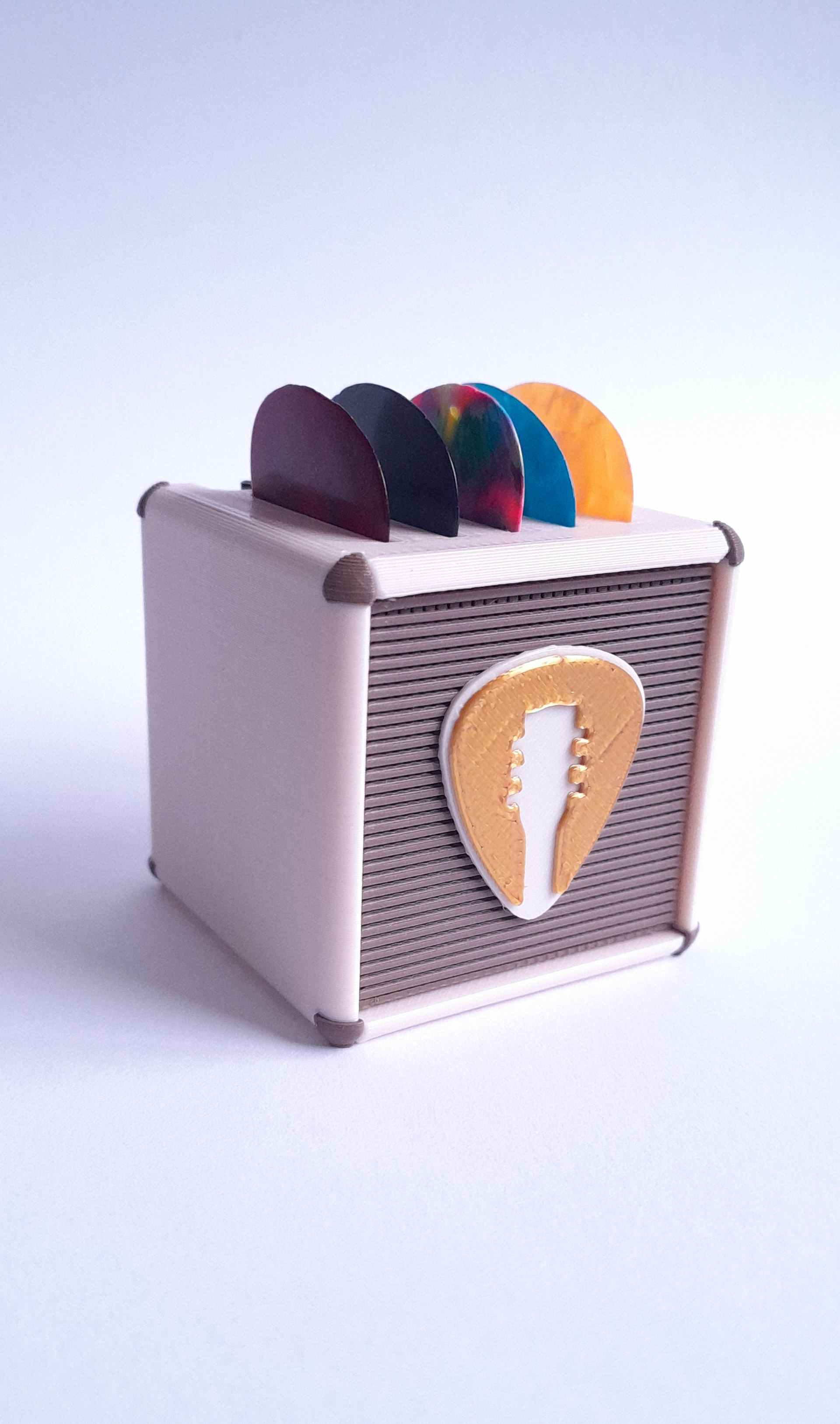 Las púas vienen añadidas.