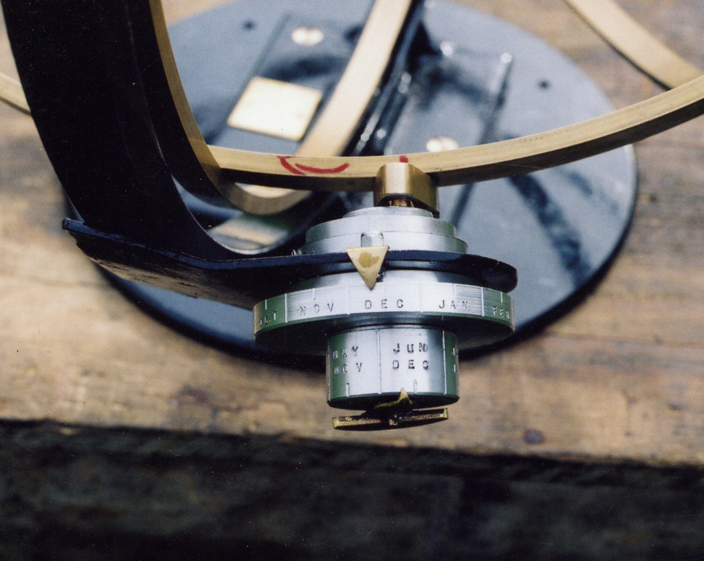 Outer ring and inner cam, showing month graduations - version 1