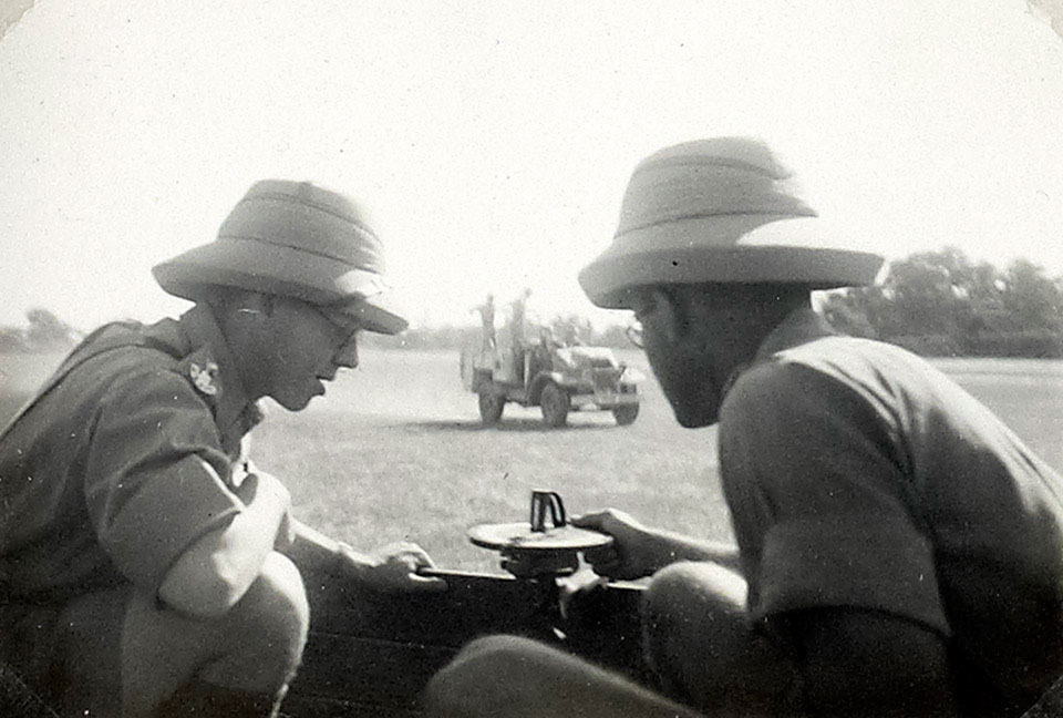 Officers training with a Compass Sun MK I