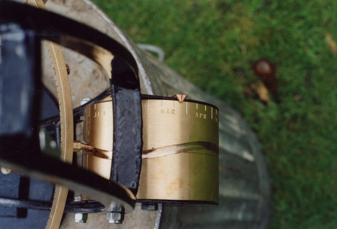 Bill May - 2000 - EoT profile directly driving the equatorial ring of his sundial