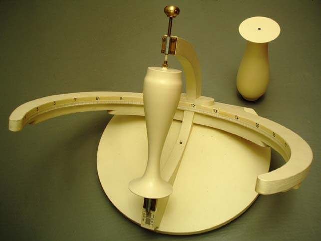 Rolf Wieland : There are two shaped styles : each representing half the analemma : Ref NASS Compendium v18(2) June 2011