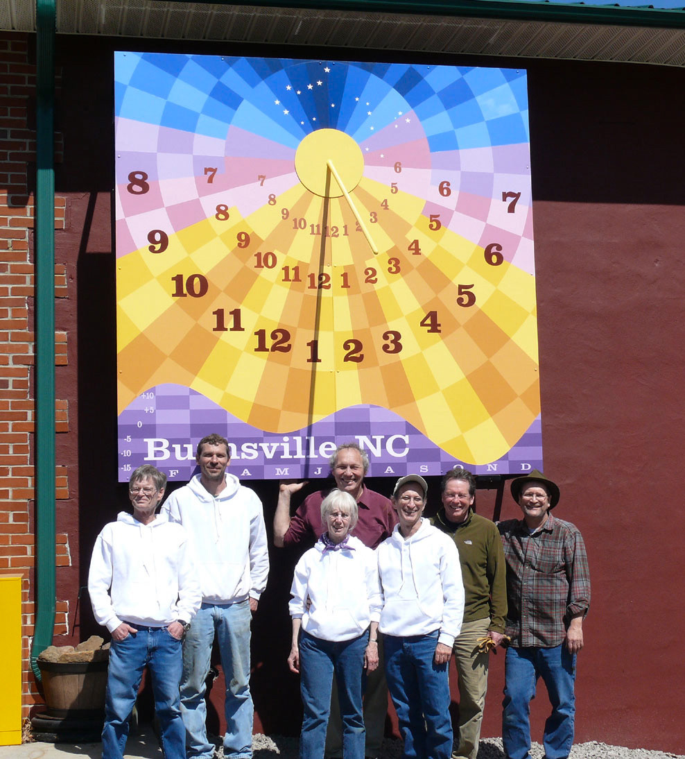 Burnsville Qullt Dial : the Appalachian mountains at the foot of the dial is the Equation of Time graph