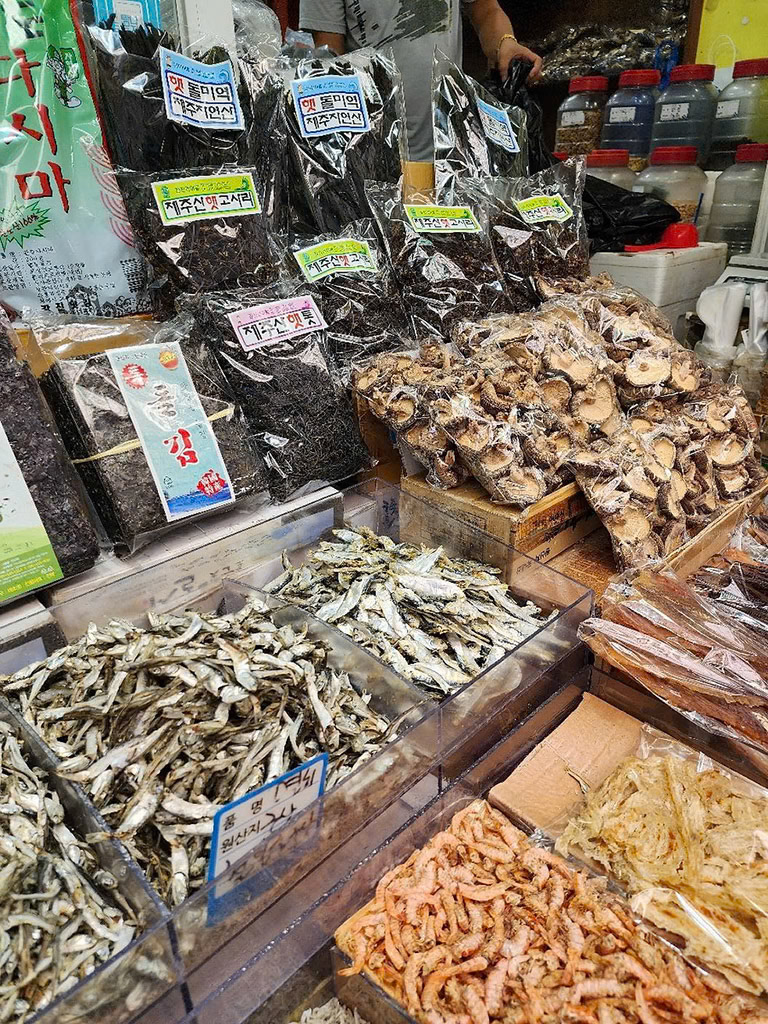 Dongmun Traditional Market