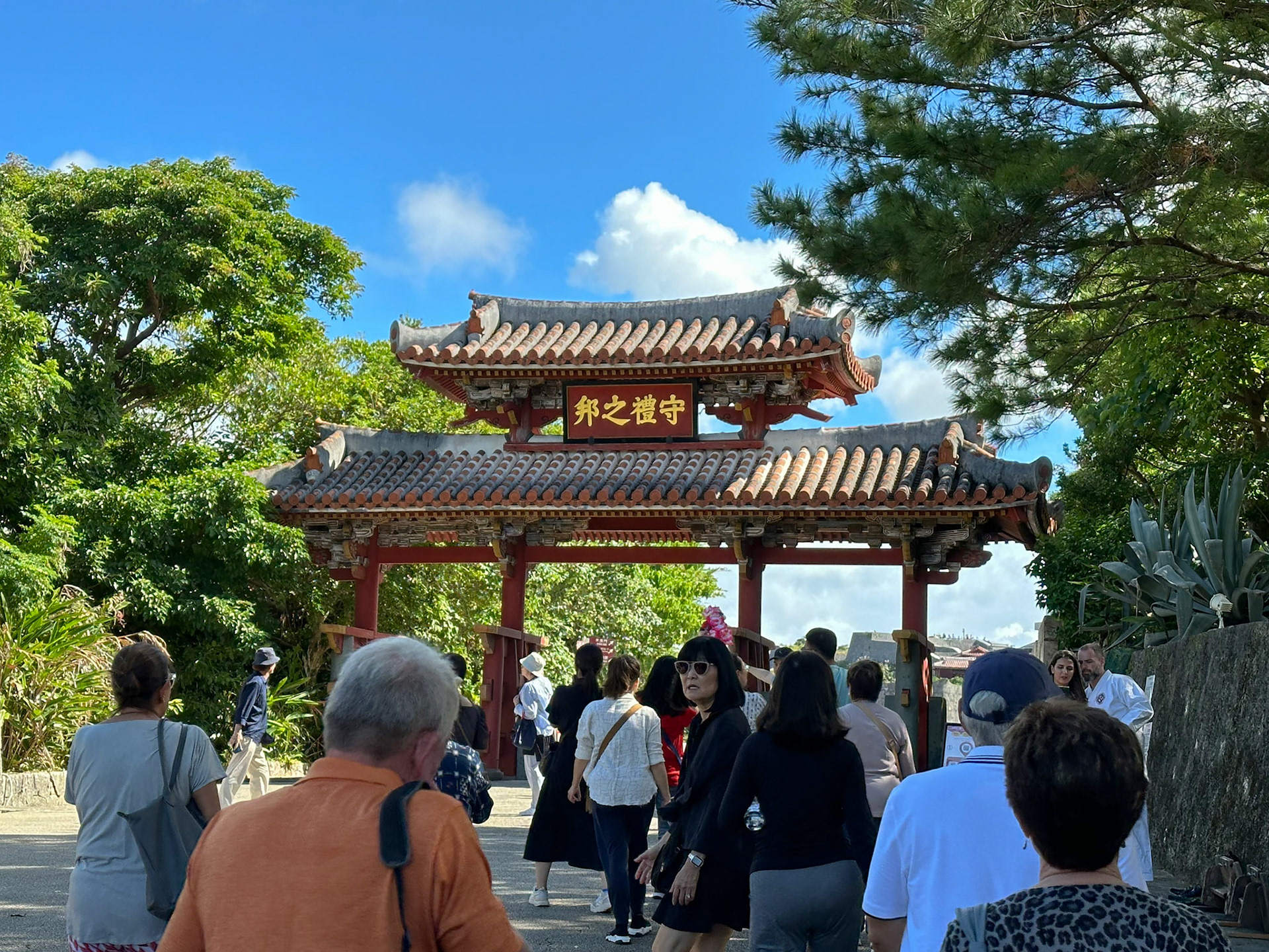 The King’s Gate (Shurei-mon Gate) was originally built in the early 16th century by King Sho Sei.