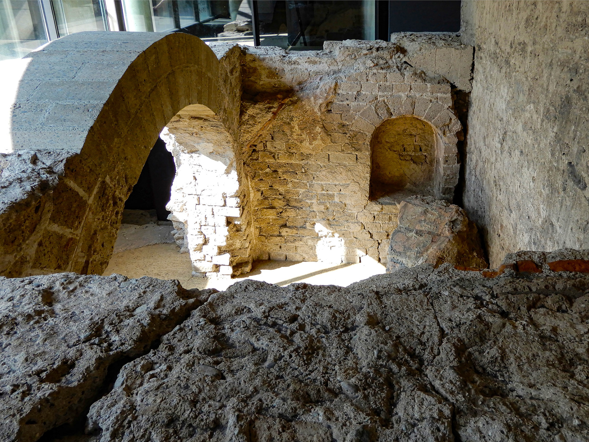 Roman ruins beside the Cologne Cathedral