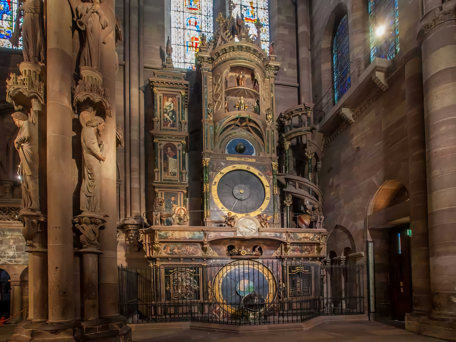The Astronomical clock is an amazing piece of machinery which you have to see in operation. It does it’s thing, complete with crowing cock and parading apostles at 12:30 every day.