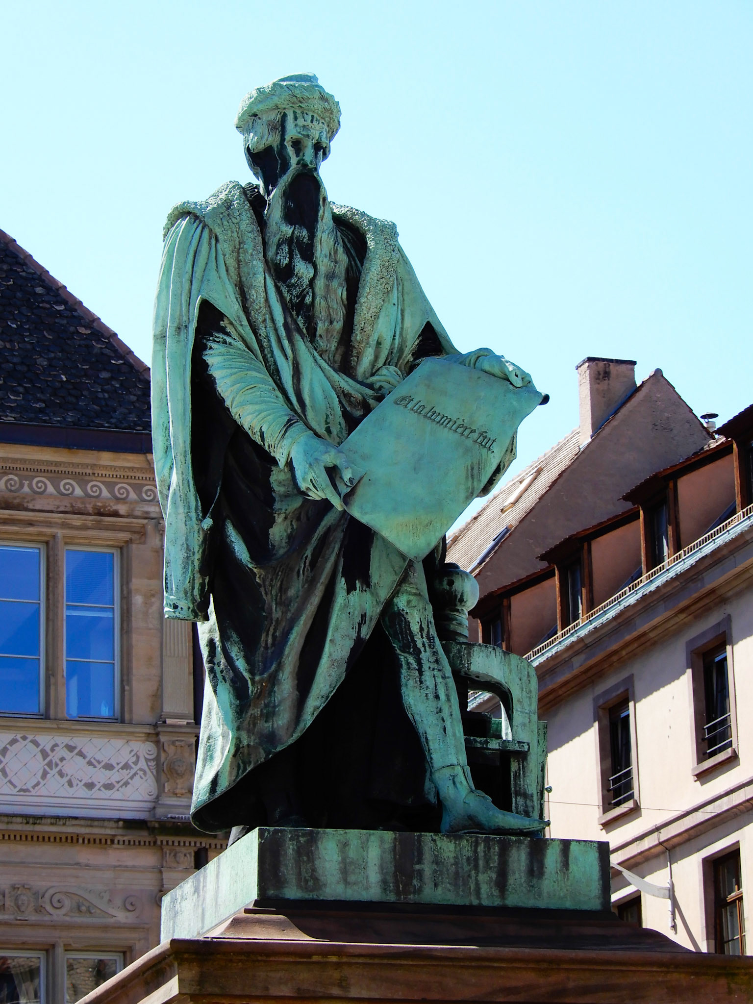 Statue of Gutenberg along Place Gutenberg