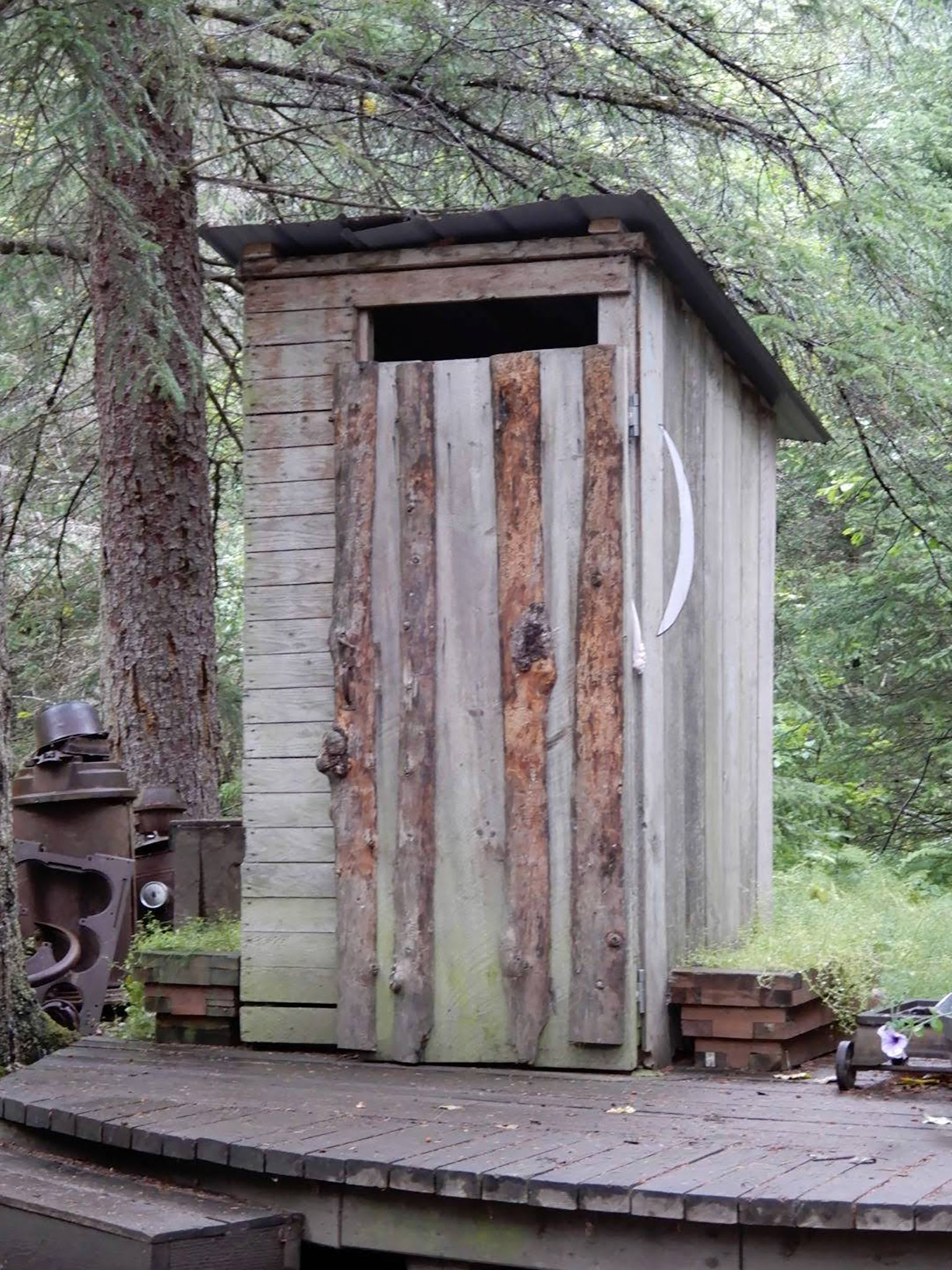 The Liarsville Camp, near Skagway, was originally named after journalists who came here during the Klondike Gold Rush and cooked up all manner of tall tales.