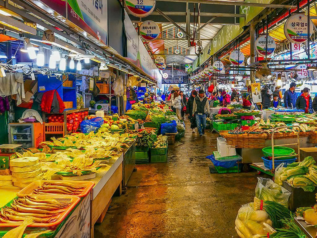 Dongmun Traditional Market