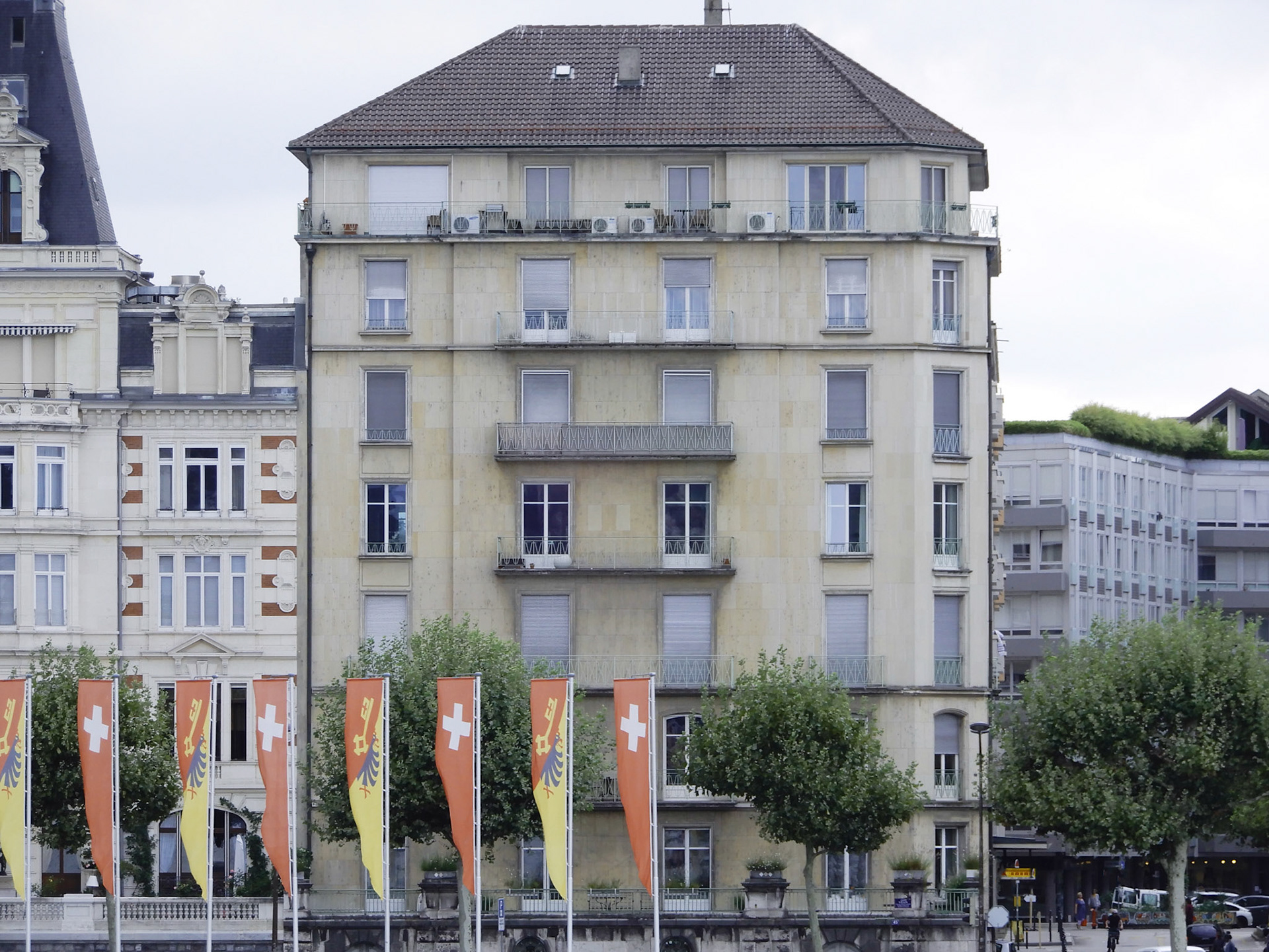 Geneva office of Bauche Sa an international supplier of sugar, sugar derivatives, and coffee products. I took the photo for the architecture.