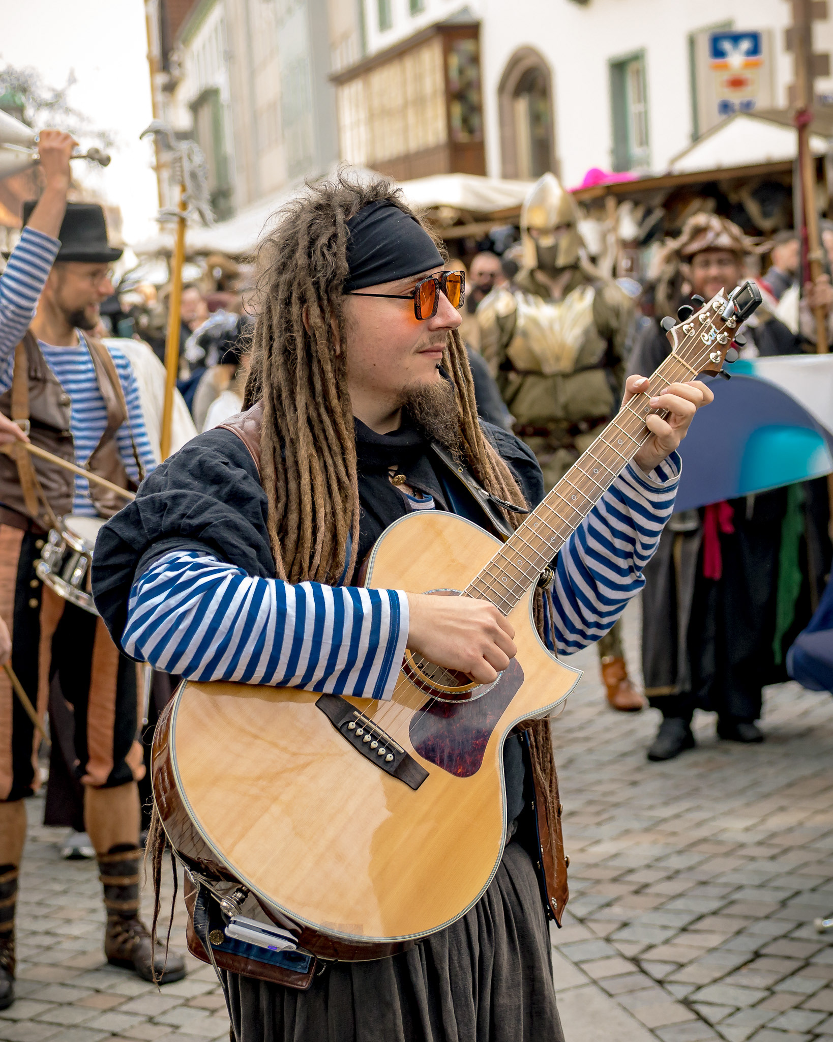 Start des Eröffnungsumzugs der Osterstraße - Mystica Hamelon 2026