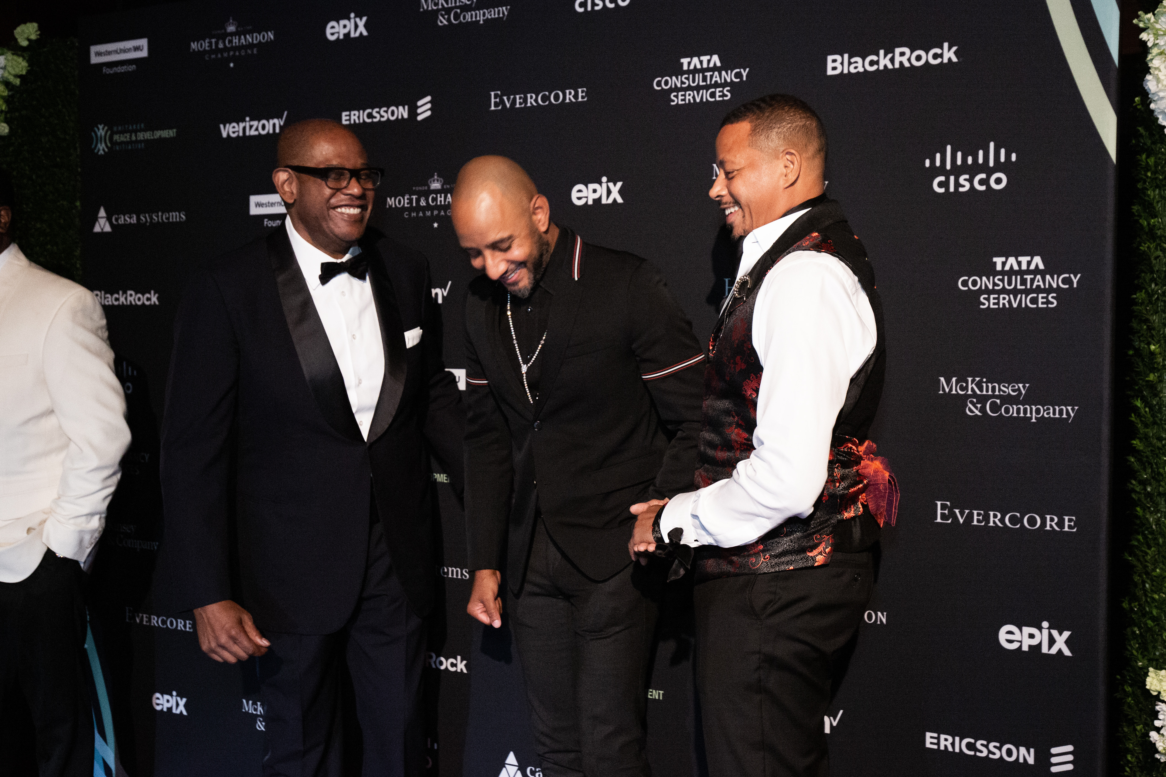 Whitaker and Howard laughing with Dean