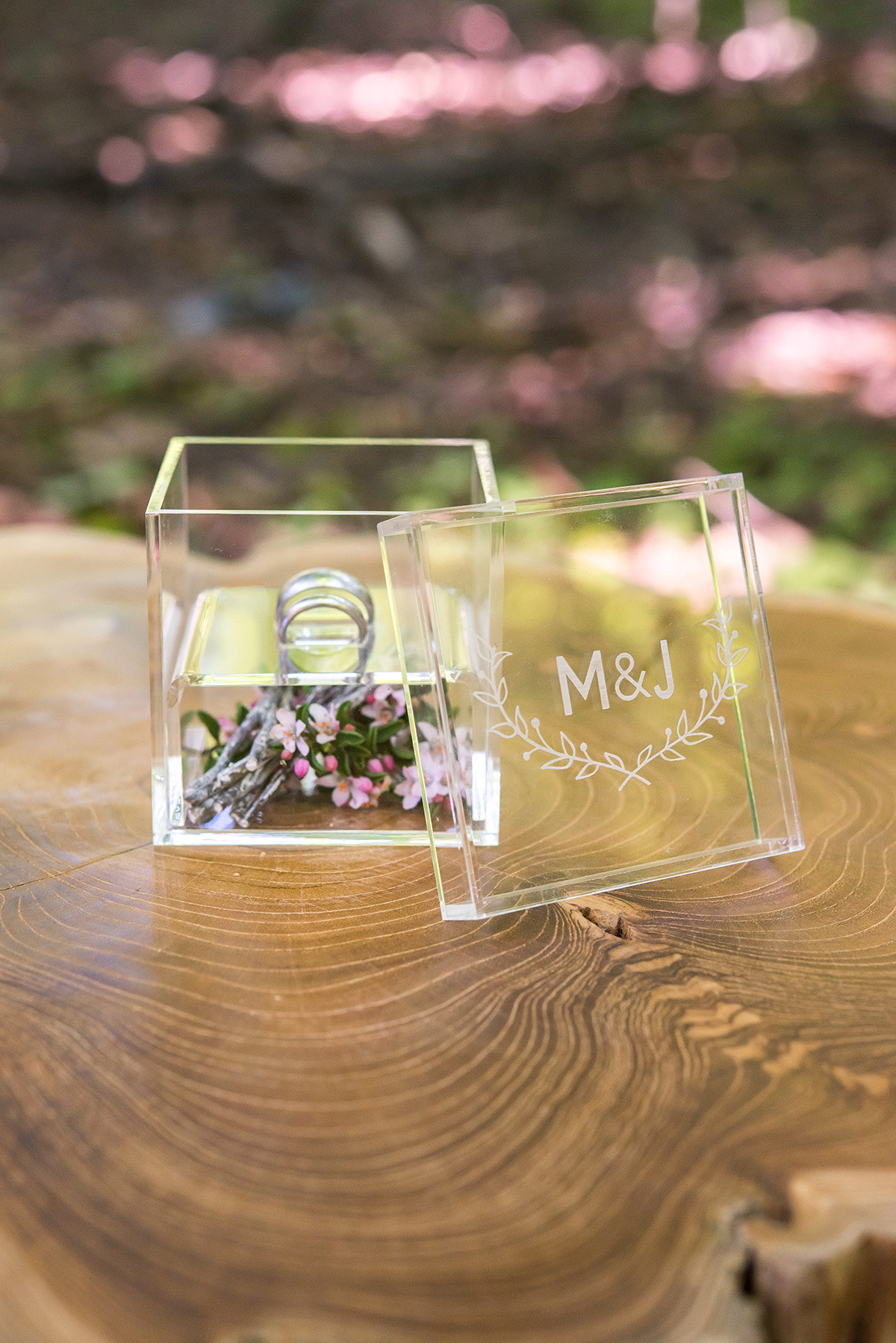 Acrylic Ring Box with Woodland Pretty Laser Engraving - ©Weddingstar Inc - www.weddingstar.com