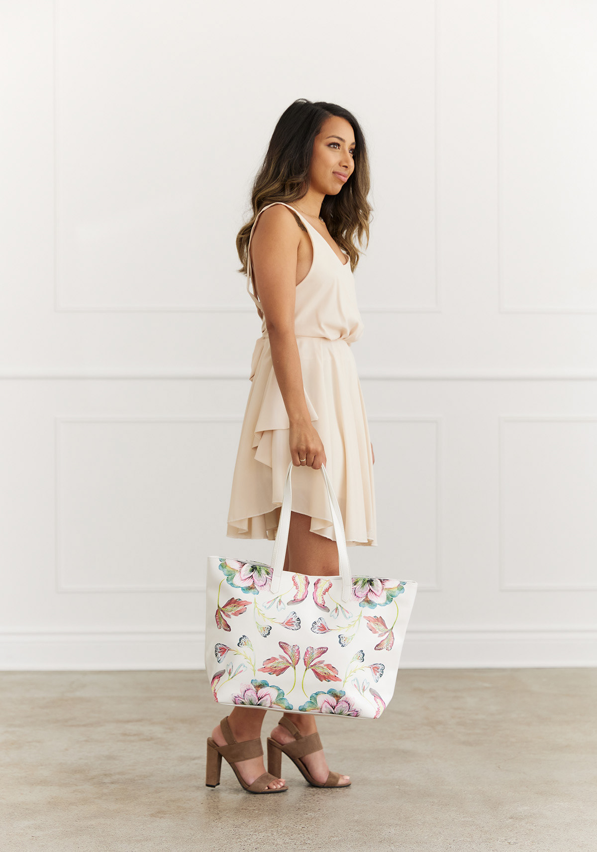 Faux Leather Tote Bag - White Vintage Floral - ©Weddingstar Inc. - www.weddingstar.com