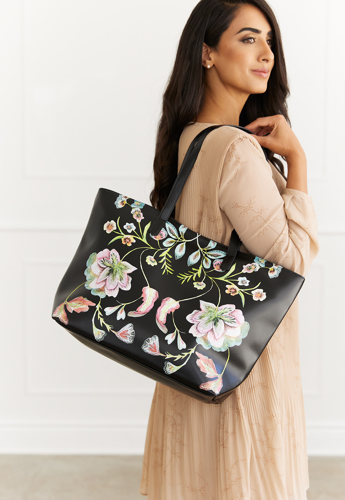 Faux Leather Tote Bag - Black Vintage Floral - ©Weddingstar Inc. - www.weddingstar.com