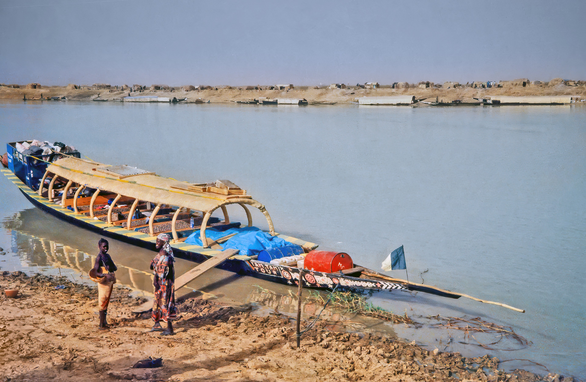 Pinasse on Niger River