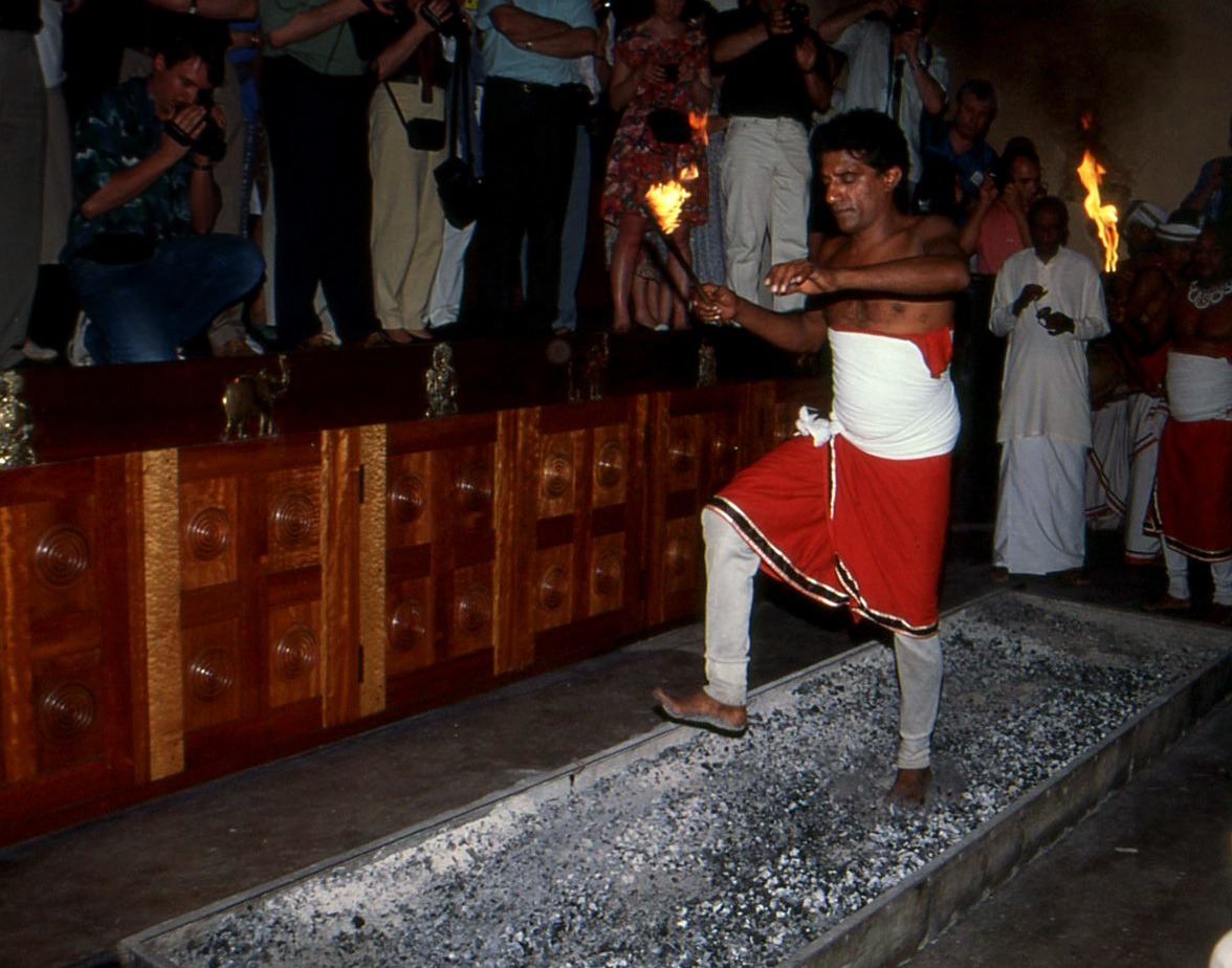 Fire walking, Sri Lanka