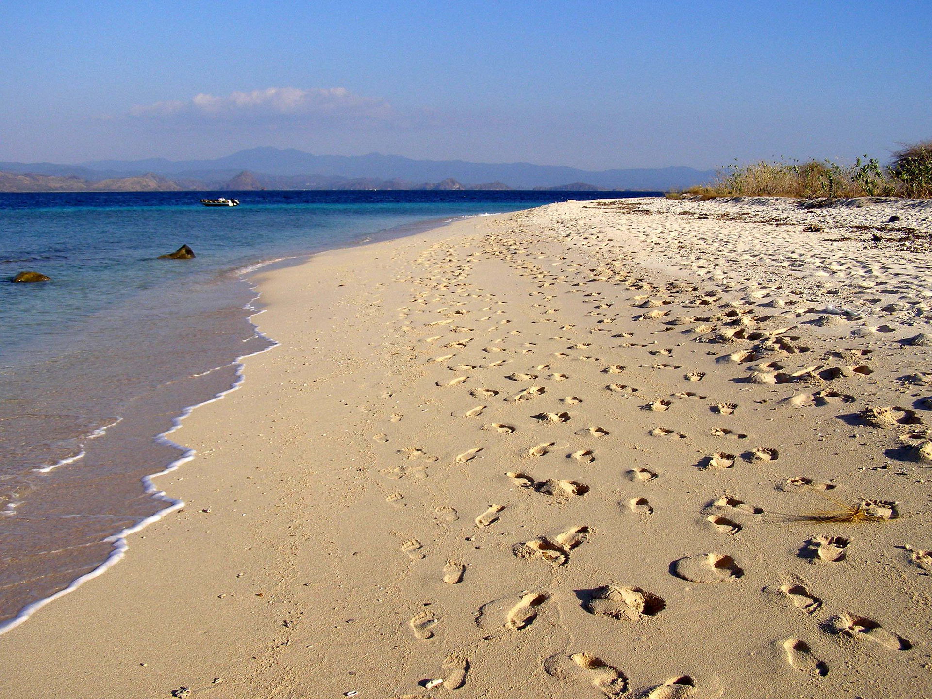 The deserted Sabalon beach