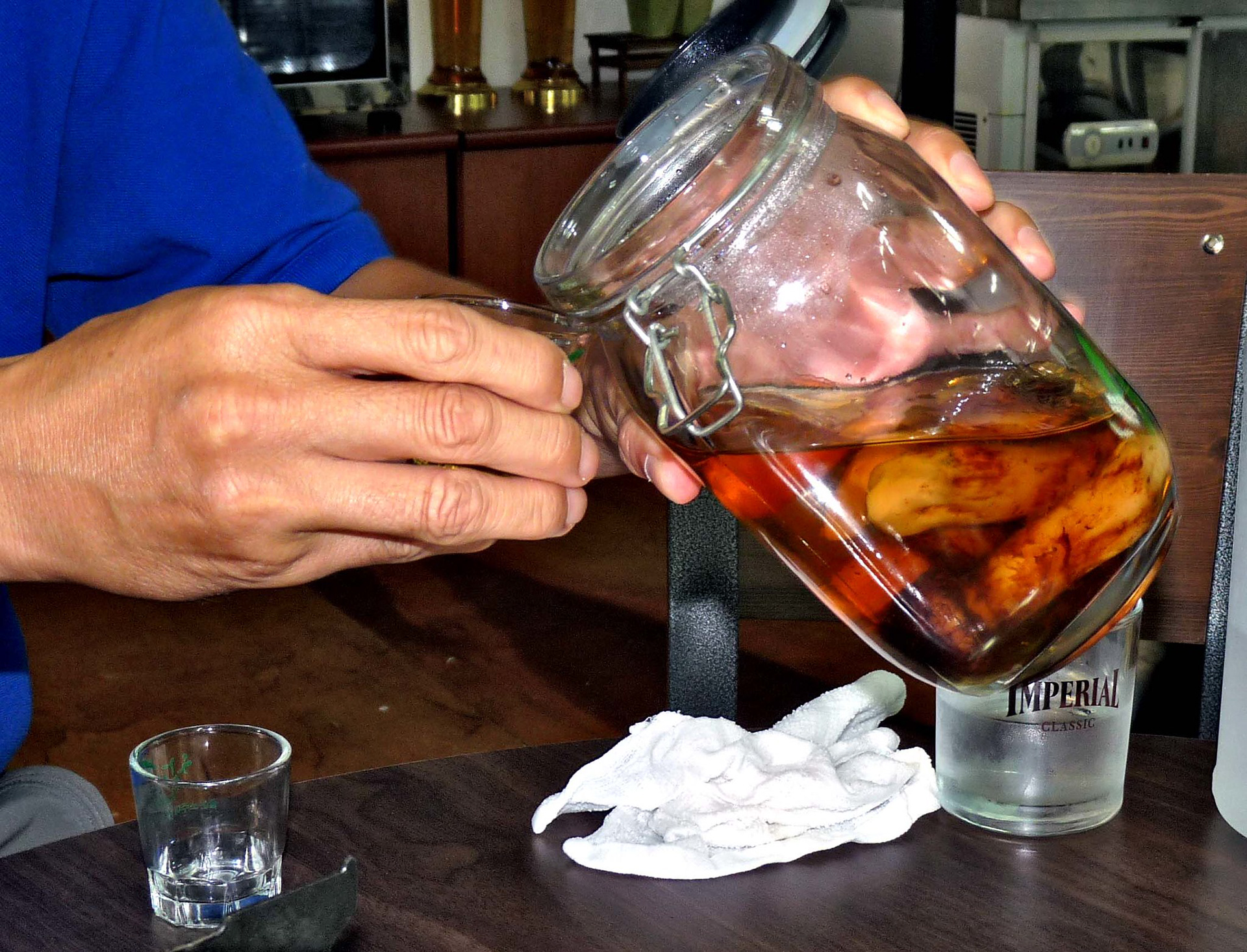 Pine tree mushroom liquor 