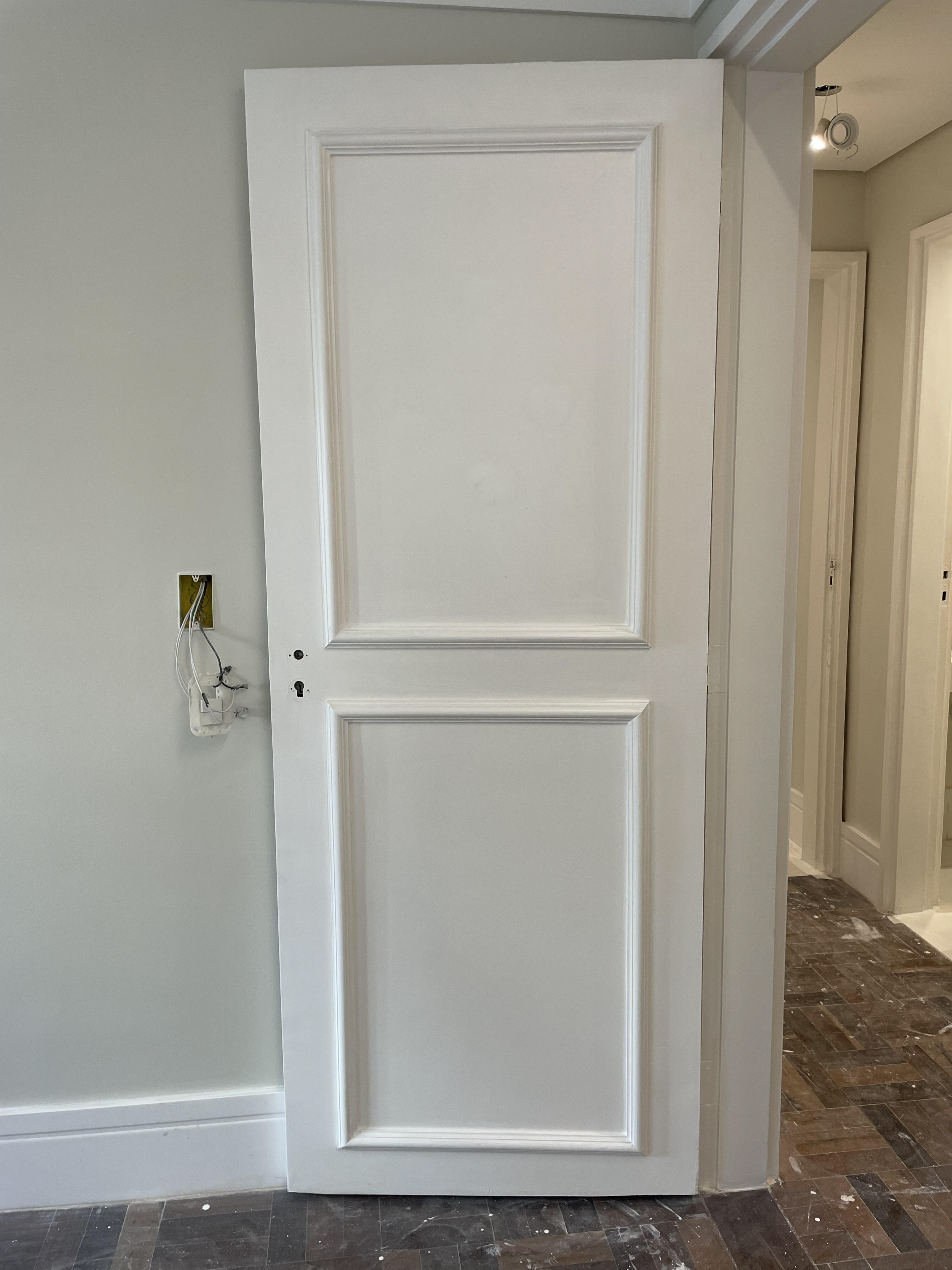 Porta com preparo + primeira demão feitos