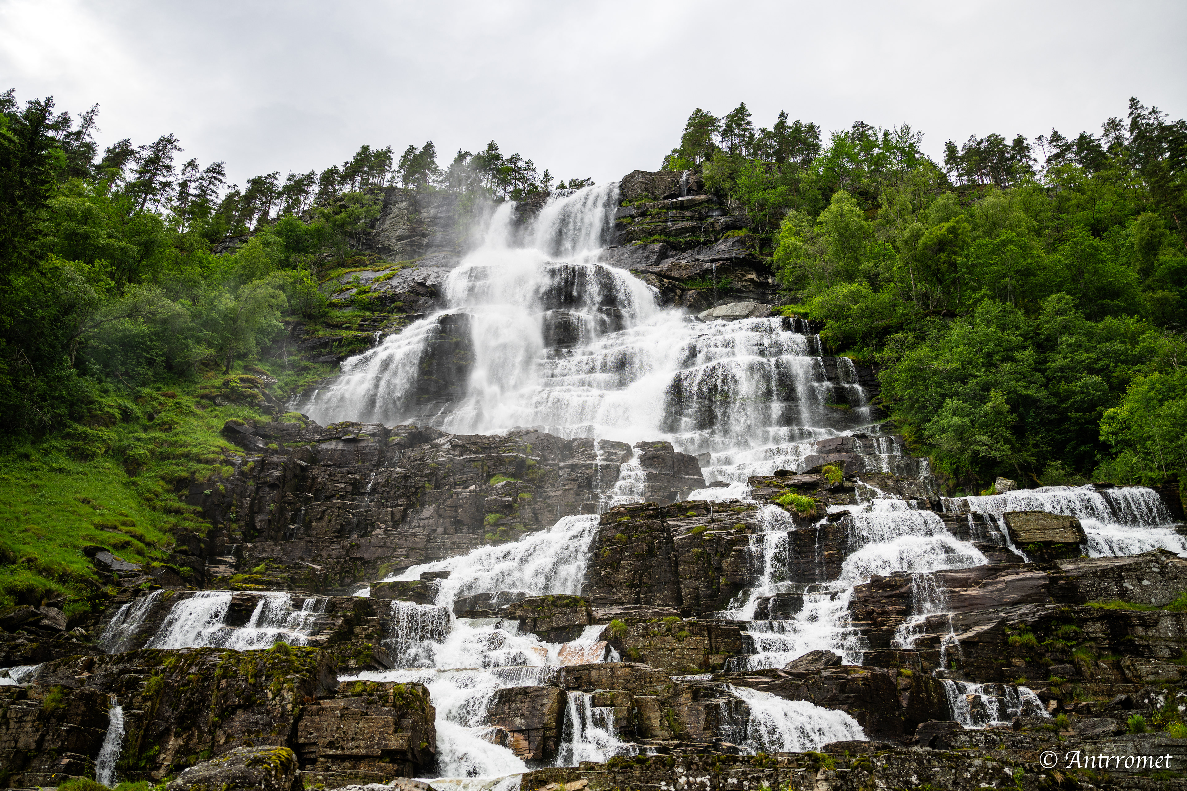 Tvindefossen, on the way to Flåm
