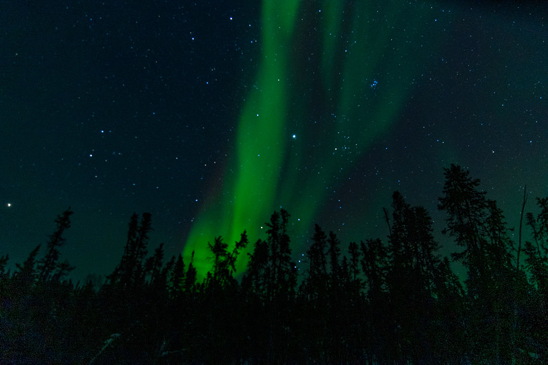 Northern lights at Prelude Lake E, Ingraham Trail