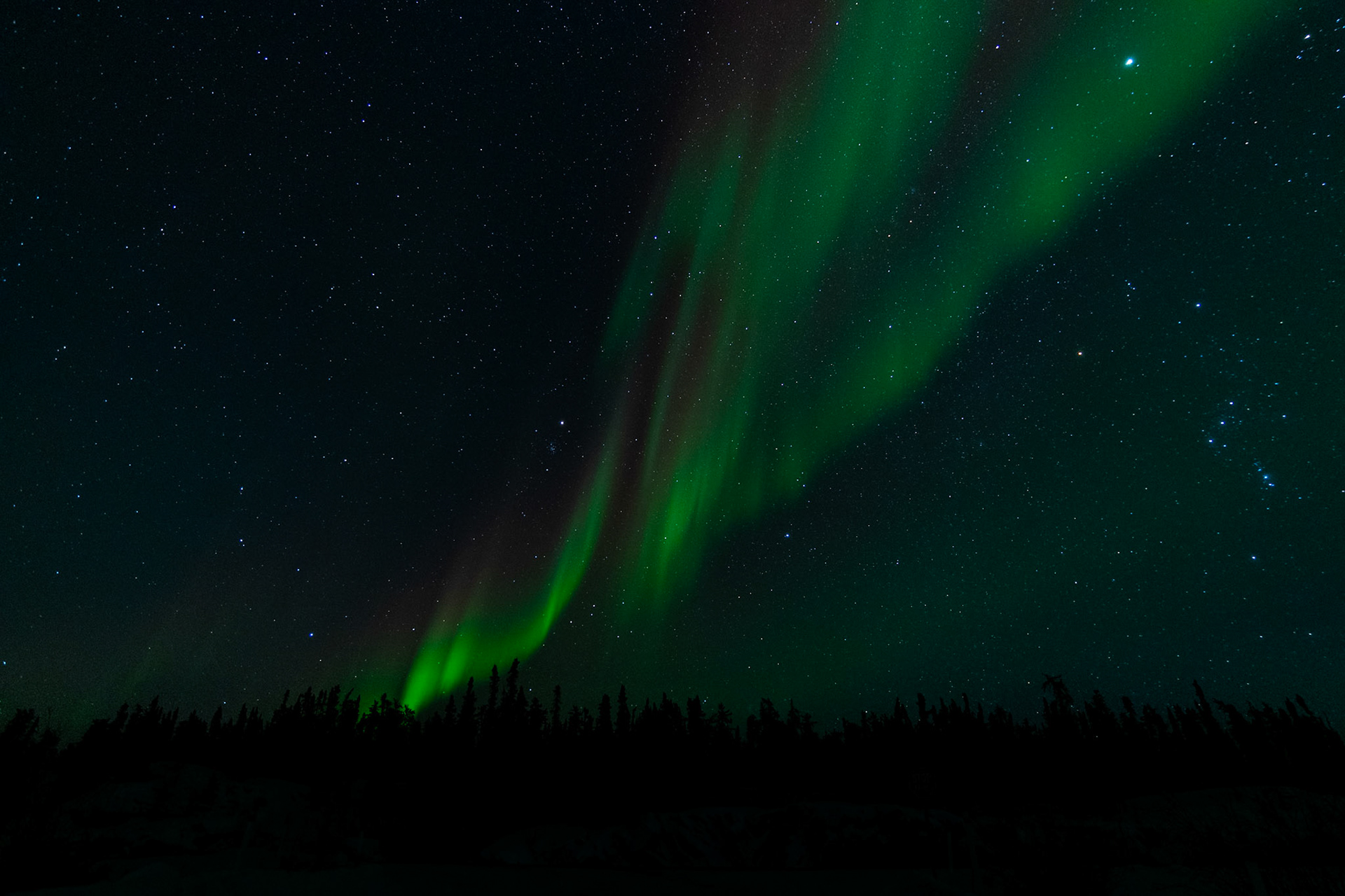 Northern lights at Prelude Lake E, Ingraham Trail